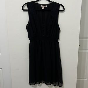 👗Black v neck button down lace dress